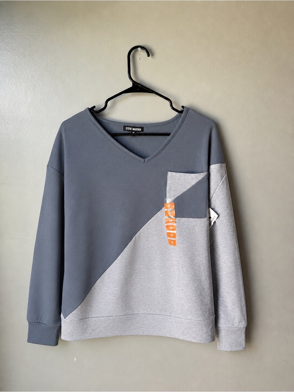 NWT Steve Madden Colorblock V-Neck Sweatshirt